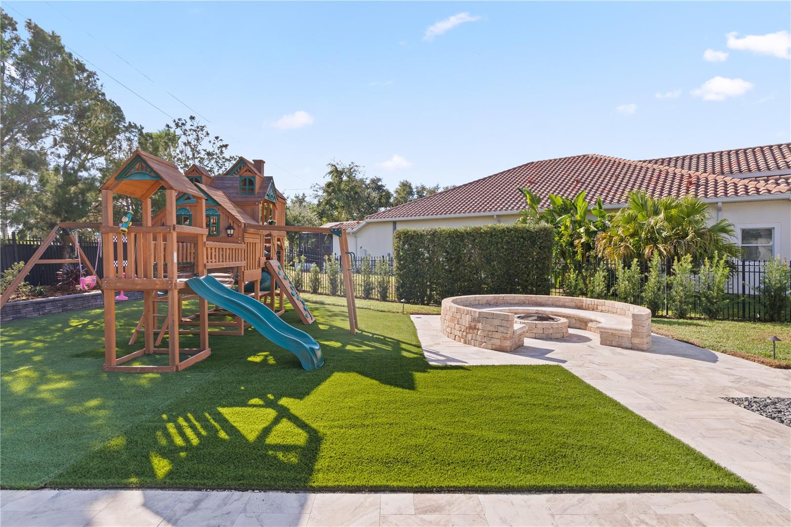 GRAND CYPRESS ON LAKE TARPON - Residential