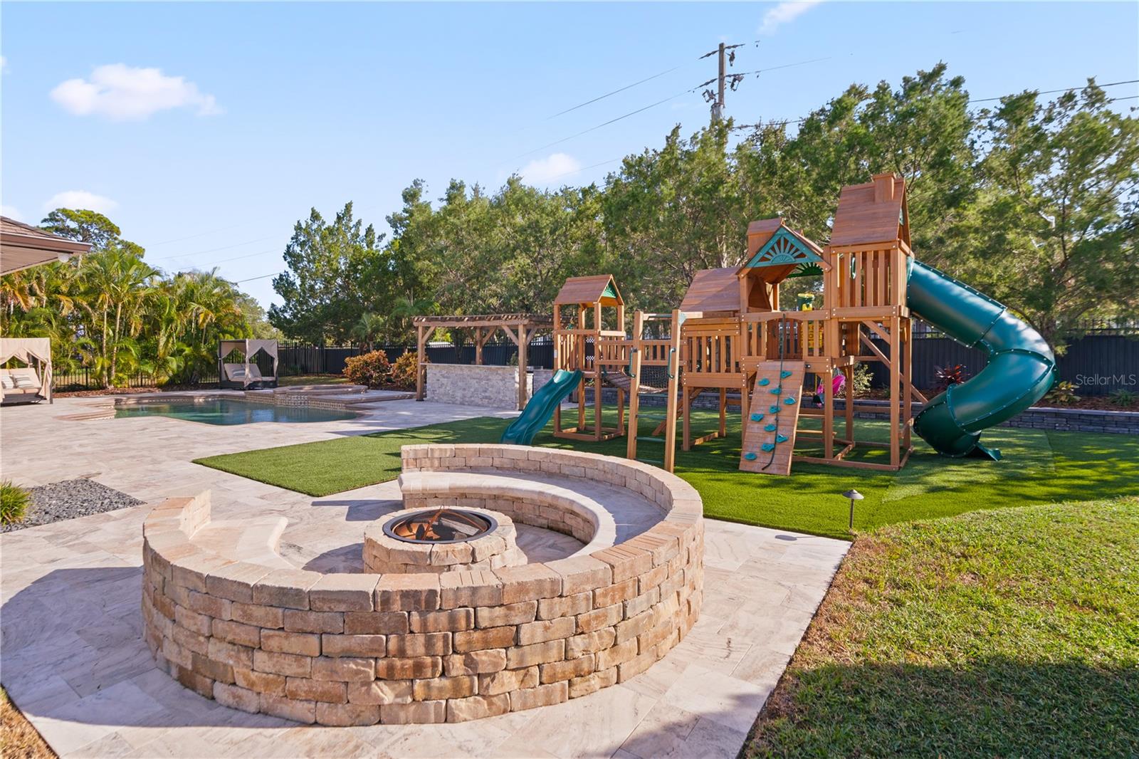 GRAND CYPRESS ON LAKE TARPON - Residential