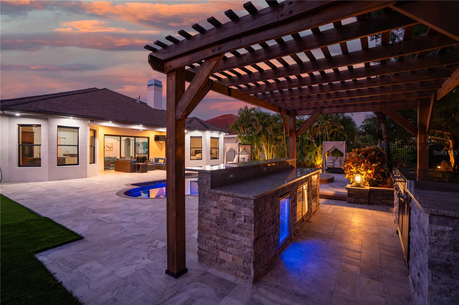 GRAND CYPRESS ON LAKE TARPON - Residential