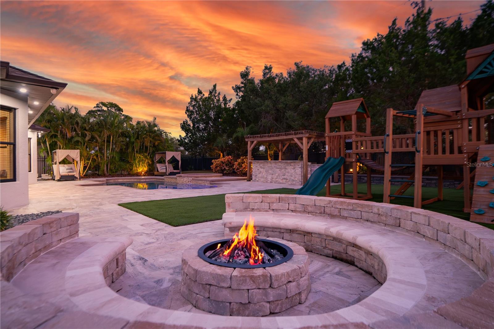 GRAND CYPRESS ON LAKE TARPON - Residential