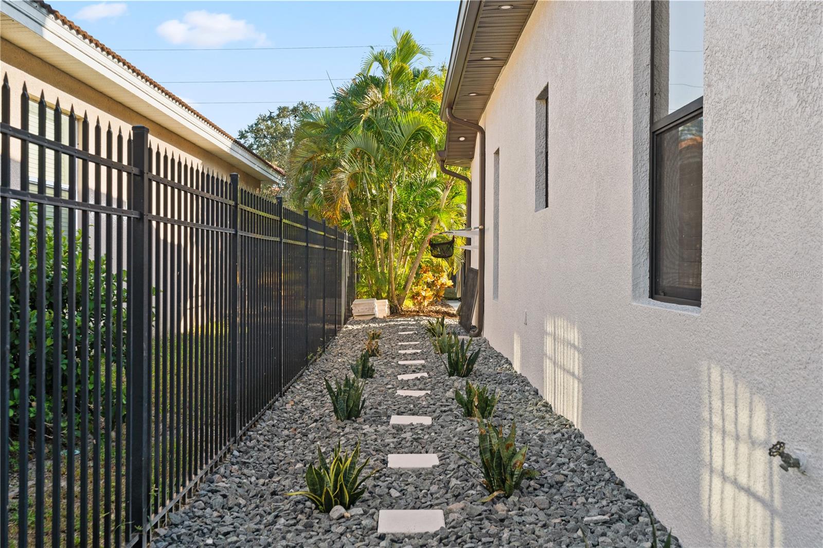 GRAND CYPRESS ON LAKE TARPON - Residential