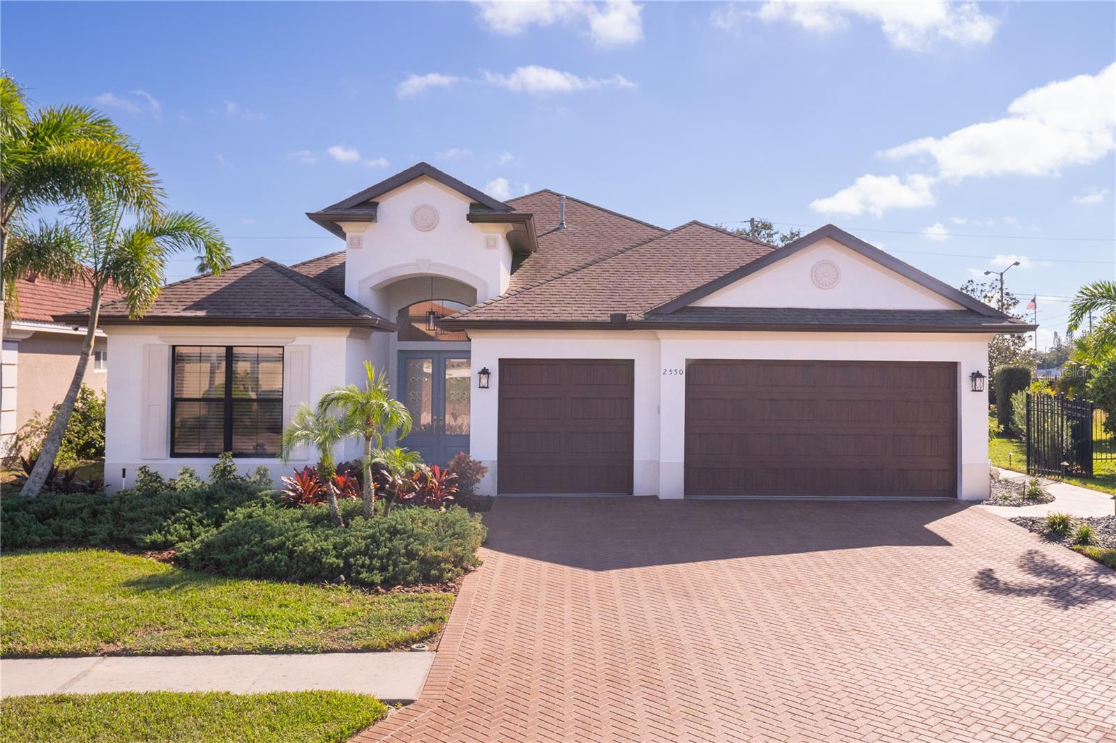 GRAND CYPRESS ON LAKE TARPON - Residential