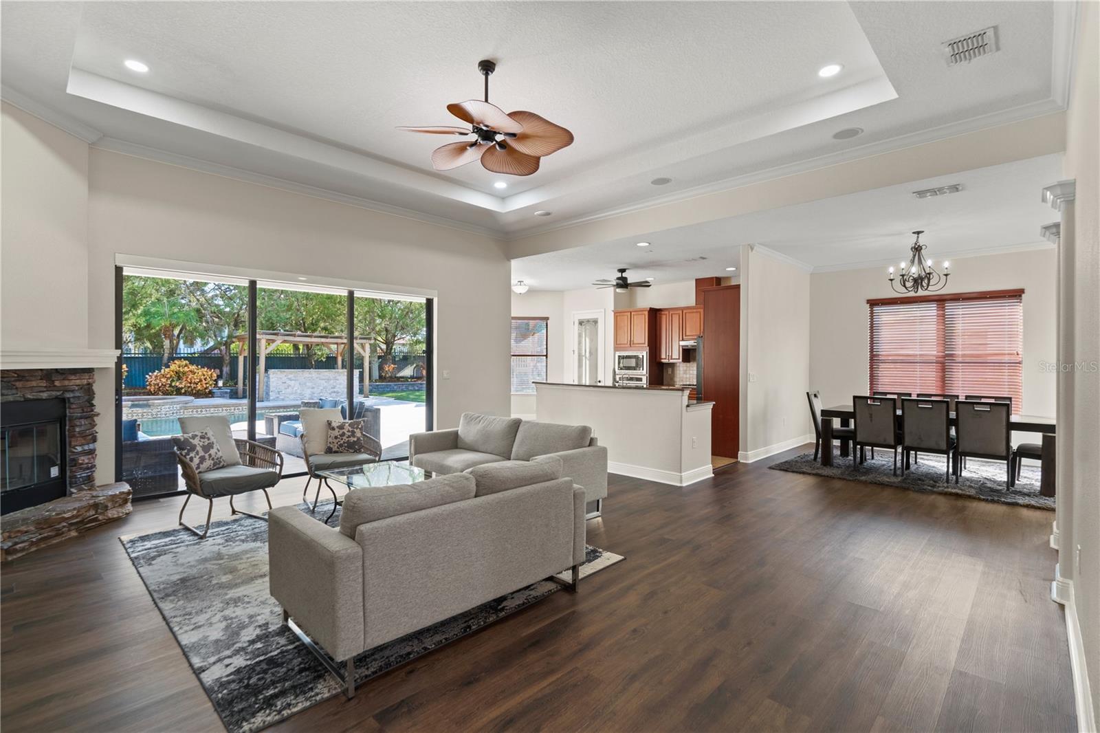 GRAND CYPRESS ON LAKE TARPON - Residential