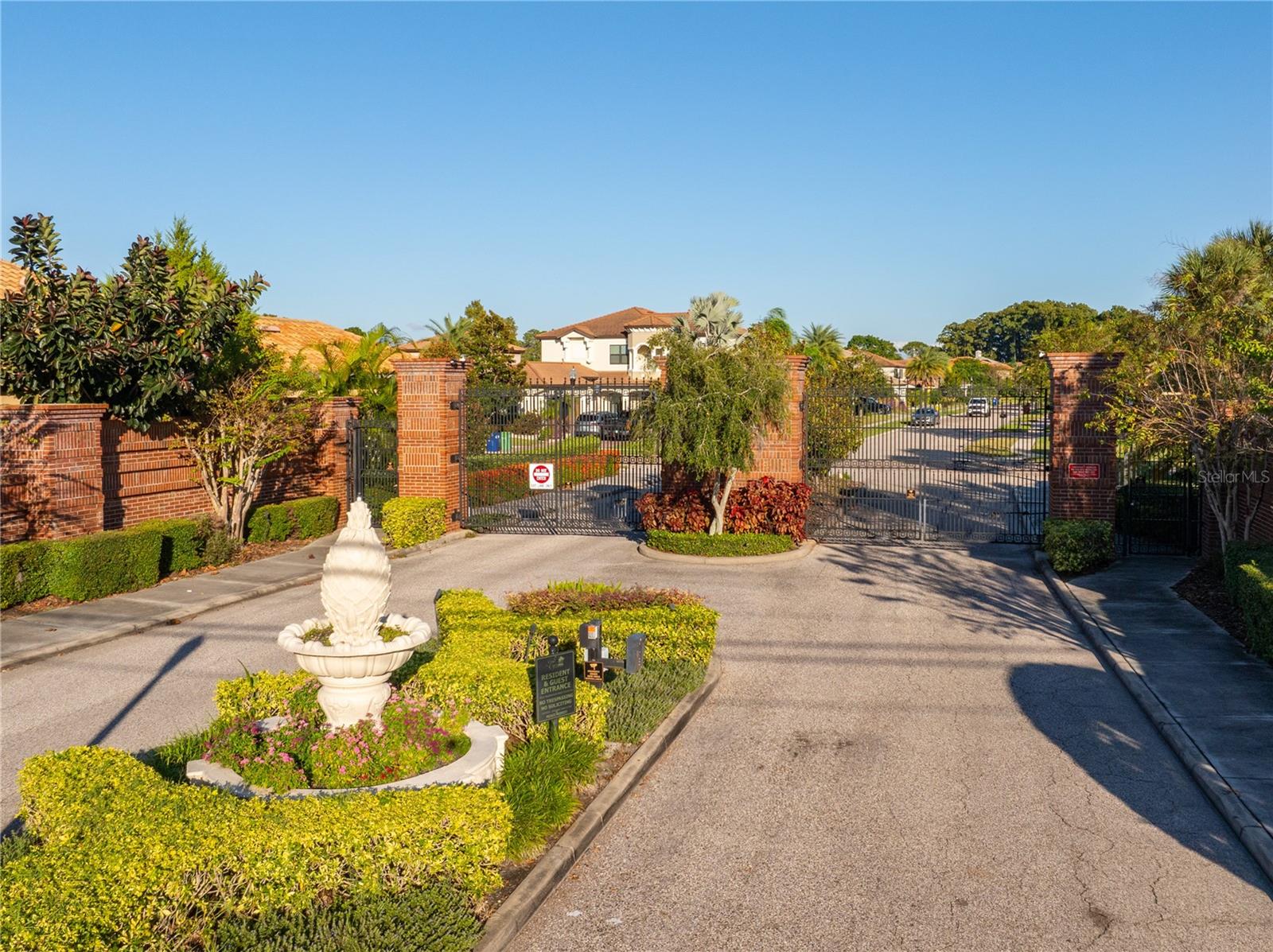 GRAND CYPRESS ON LAKE TARPON - Residential