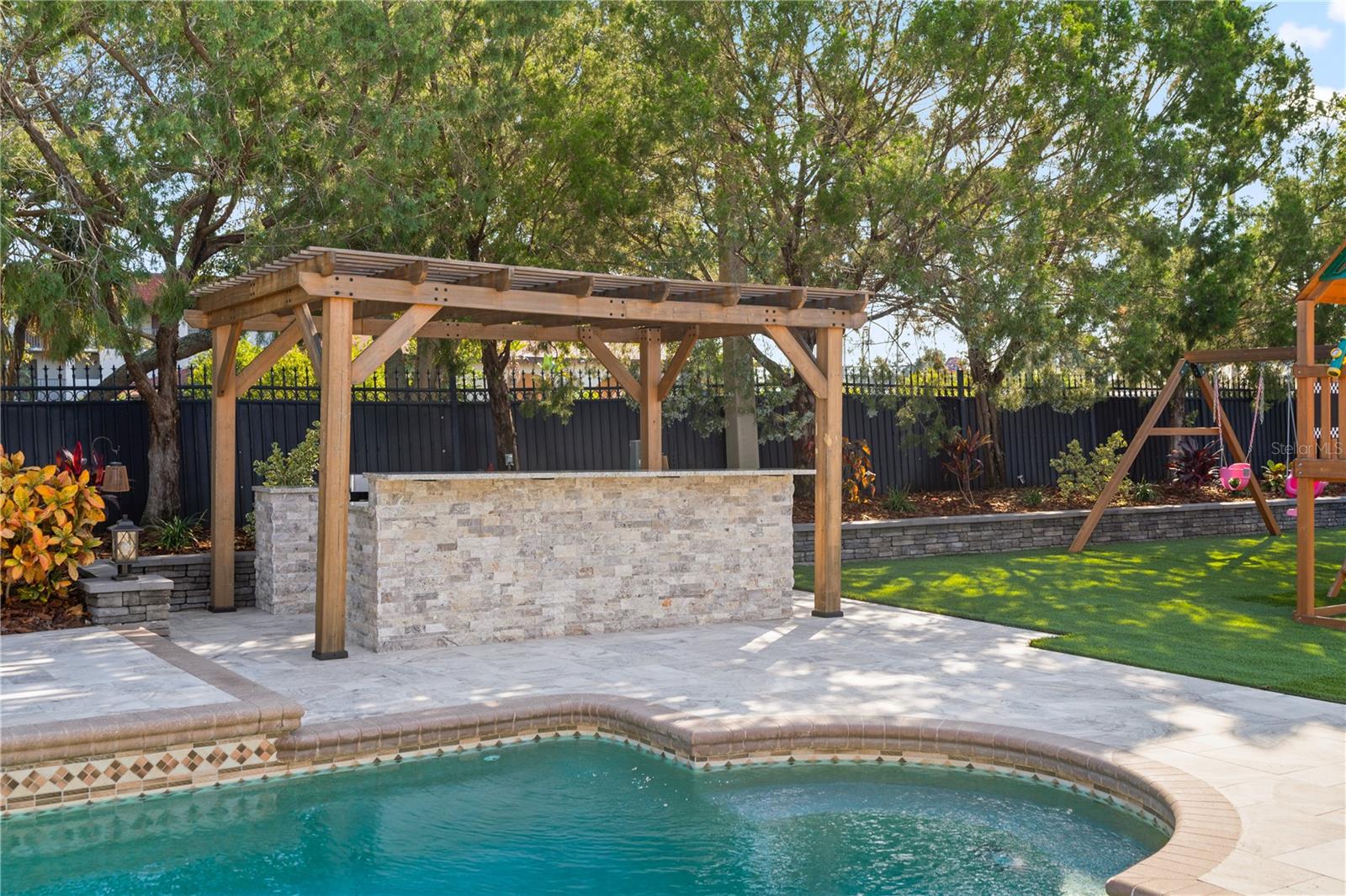 GRAND CYPRESS ON LAKE TARPON - Residential