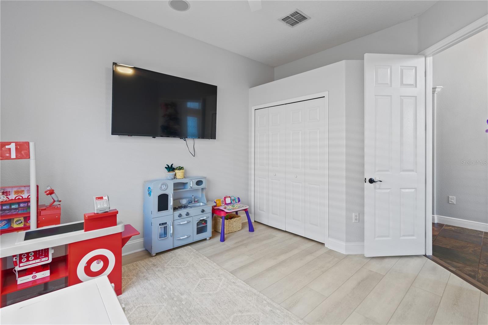 GRAND CYPRESS ON LAKE TARPON - Residential