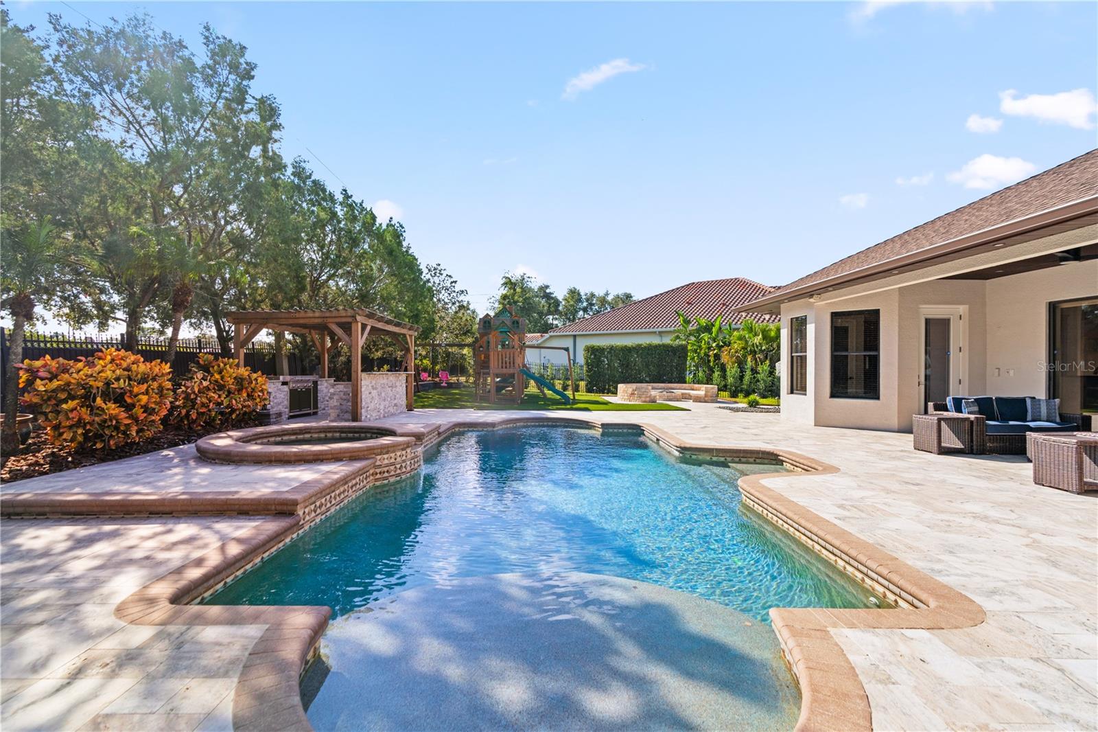 GRAND CYPRESS ON LAKE TARPON - Residential