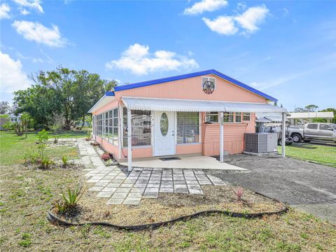 A home in LAKE WALES