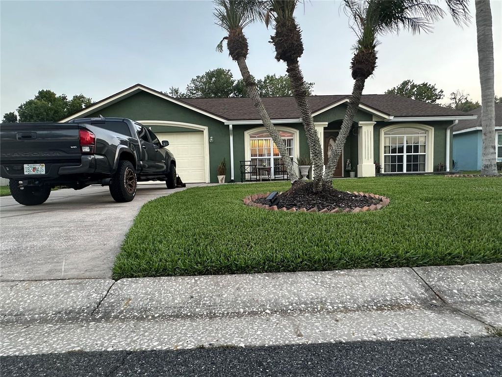 Photo of Lakeland, FL 33811 (MLS # L4962173)