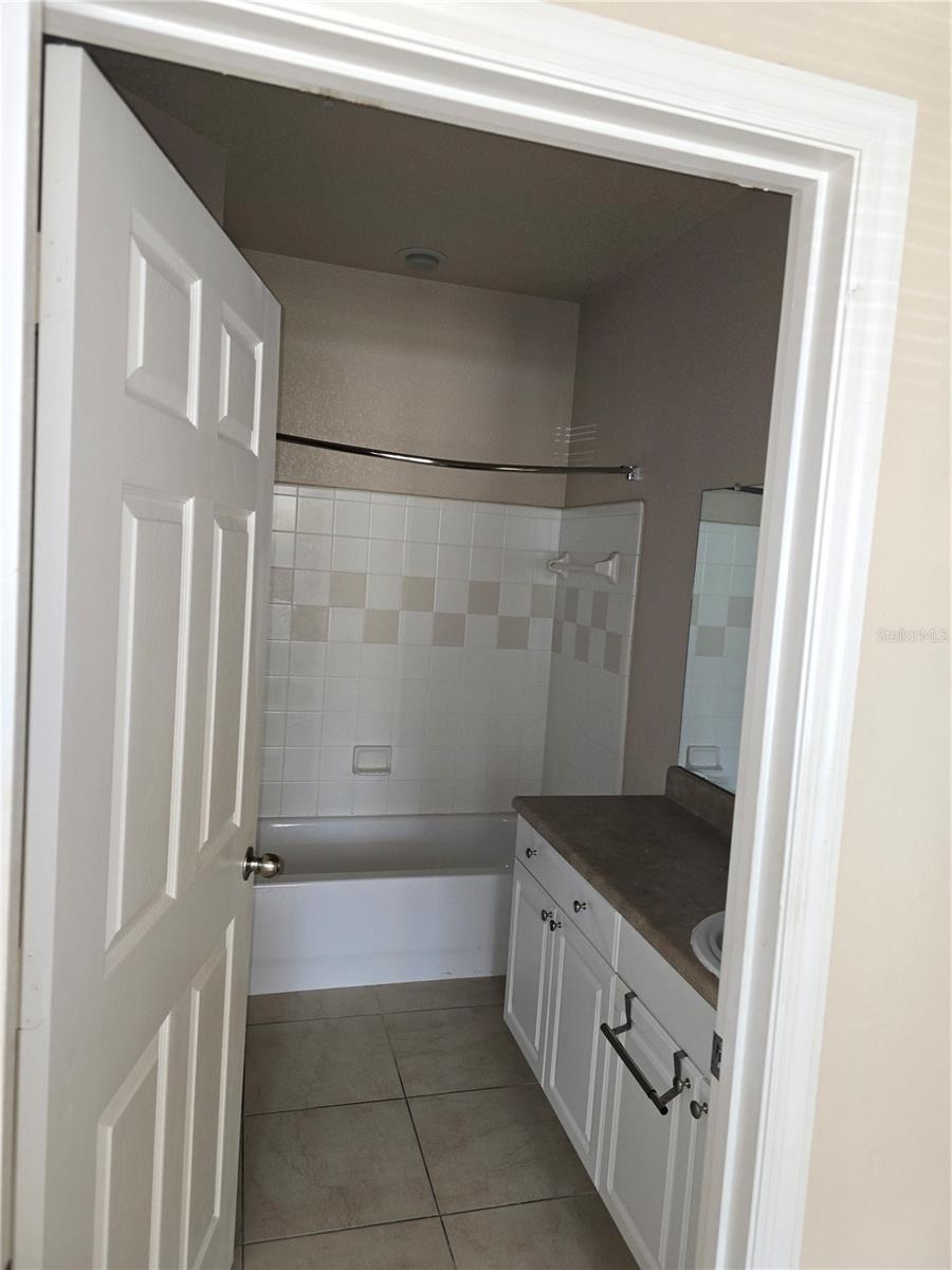 ADMIRALS WALK - Residential