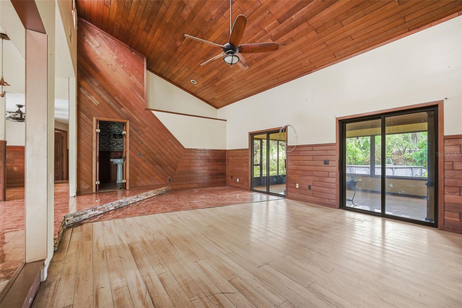 SHADOW RUN UNIT 2 - Residential