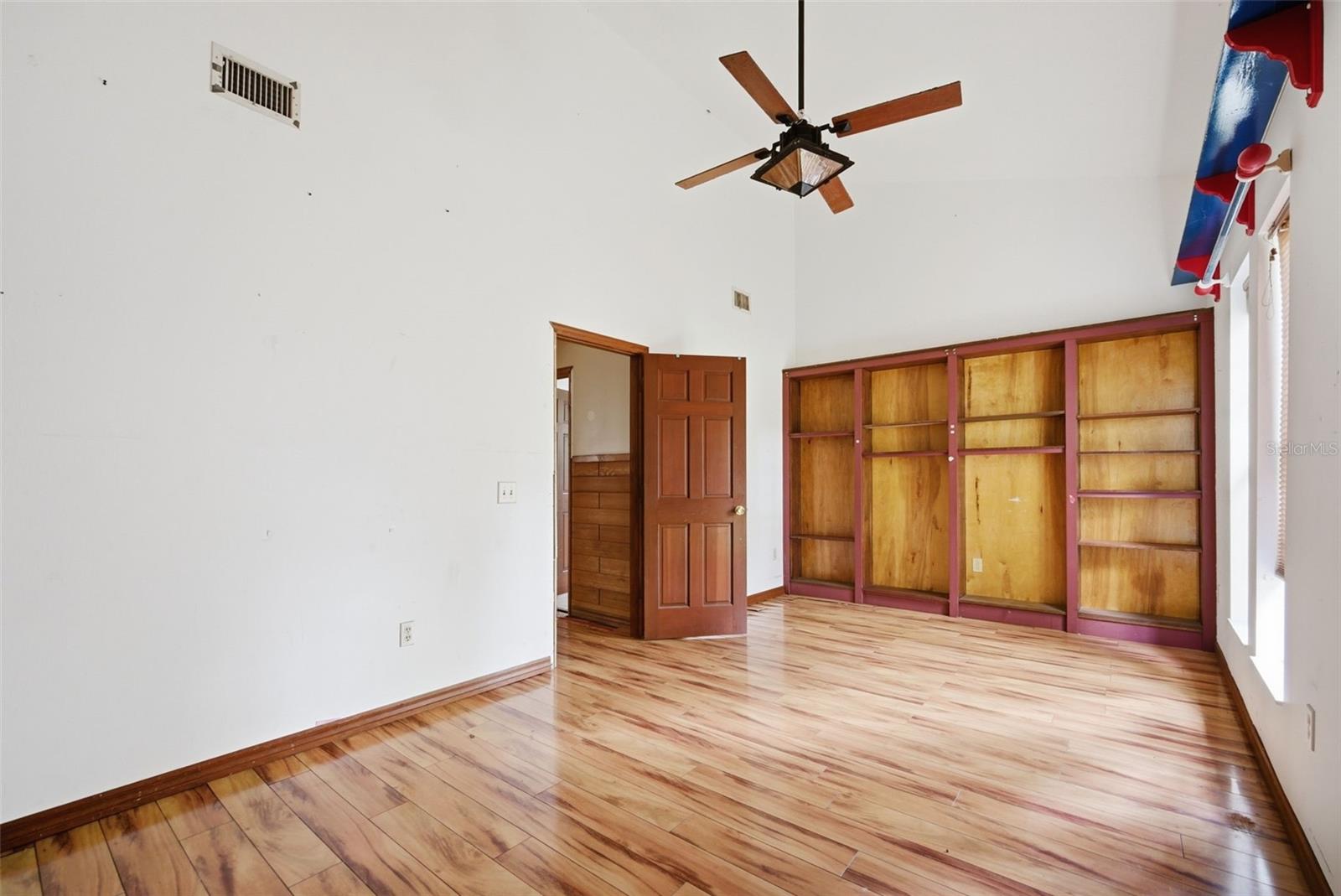 SHADOW RUN UNIT 2 - Residential