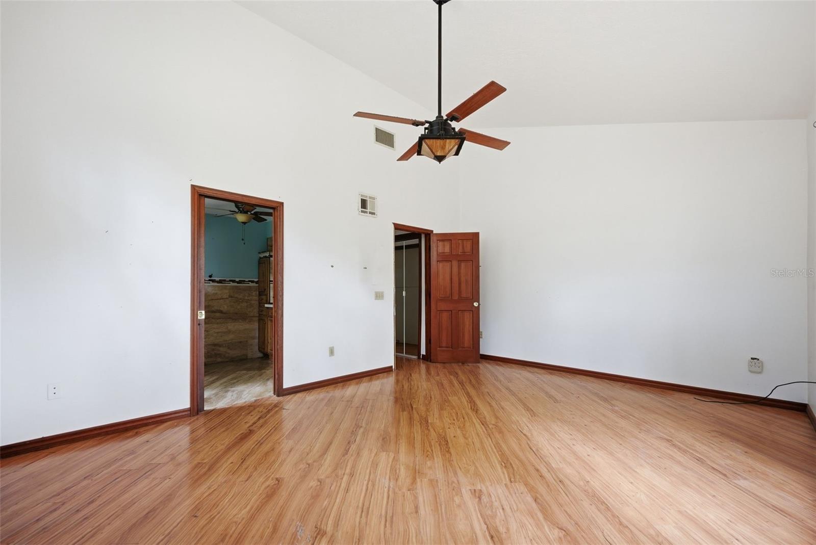 SHADOW RUN UNIT 2 - Residential