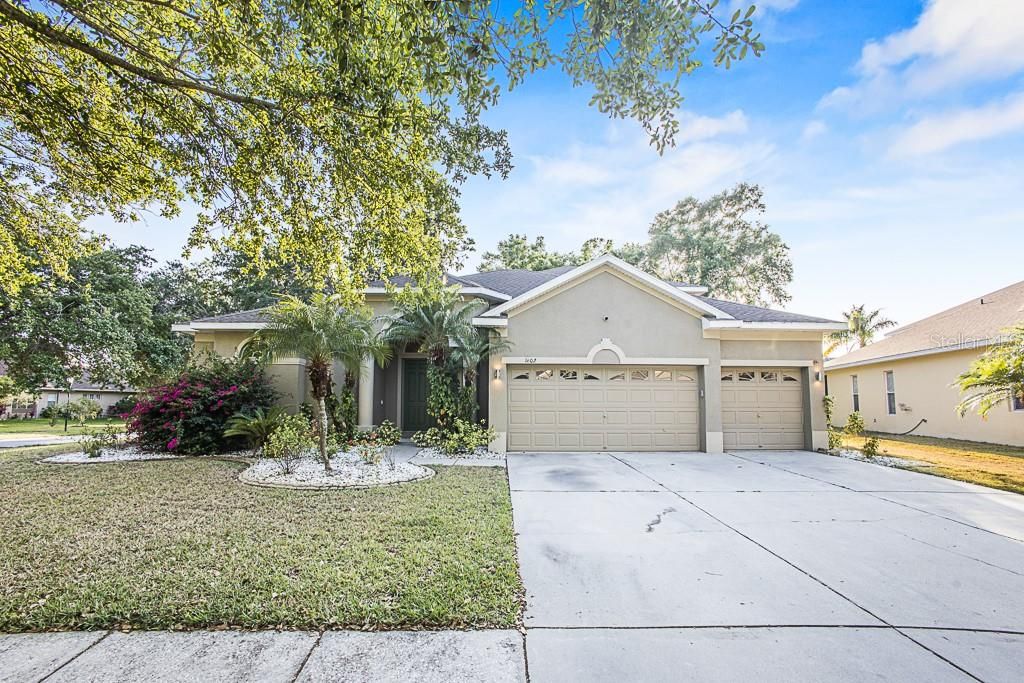 Photo of 1602 Brilliant Cut Way, Valrico, FL 33594 (MLS # TB8359228)