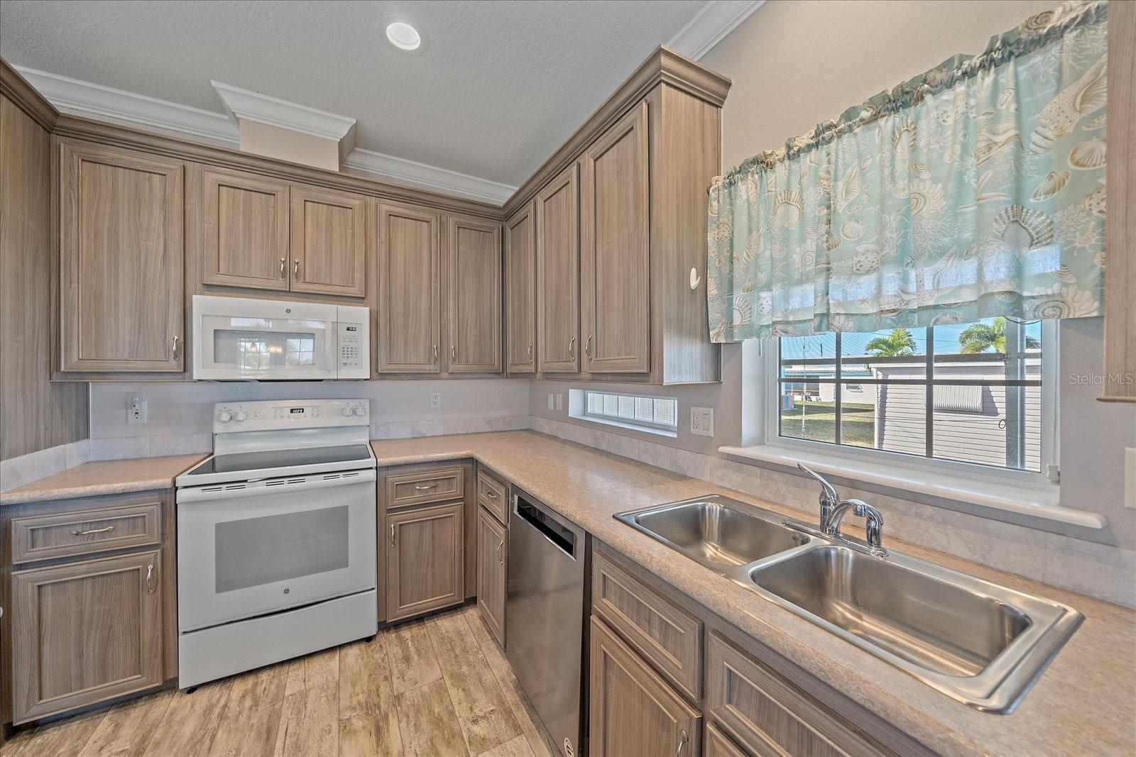 TROPIC ISLES CO-OP - Residential