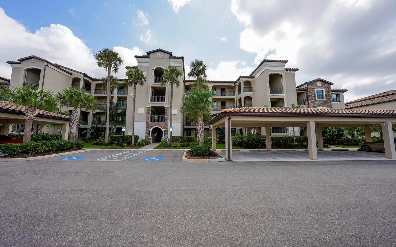 AMAZING PRICE - Deeded Golf - 2 bed - 2 bath - Luxury Terrace Condominium - Lakewood National Golf - New Paint - New Carpets - Shows As New - Beautiful Golf Course Views - Located In Last Building On Street - Prime Location - Priced To Sell - Explanation of Fees and Taxes : Property Taxes: $4896 - Annual CDD: $1766 - Annual Golf Membership & Reserve Contributions: approx. $8205 payable in advance on Jan 1 - Condo Fees includes building insurance - maintenance - reserves : $5600 annually payable in quarterly $1400 installments - One Time Capital Contribution (One Time Initiation Fee) : $6500 - Annual Minimum Food Spend : $750 - BROKER DISCLAIMER: ALL INFORMATION SUPPLIED HEREIN BELIEVED TO BE ACCURATE - HOA FEES & REGS ARE SUBJECT TO CHANGE AT ANYTIME - BUYER MUST CONFIRM ALL INFORMATION SUPPLIED HEREIN AS PART OF THEIR DUE DILIGENCE PROCESS - BROKER ASSUMES NO LIABILITY FOR ANY ERRORS OR OMISSIONS