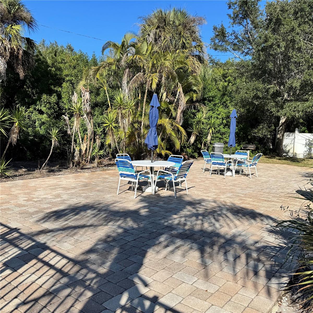 WAVE THE CONDO - Residential