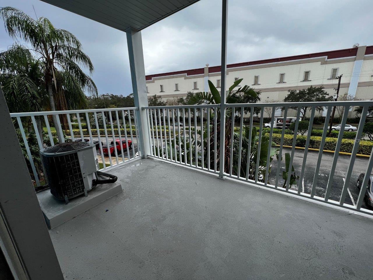 WAVE THE CONDO - Residential