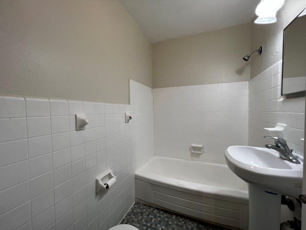 WAVE THE CONDO - Residential