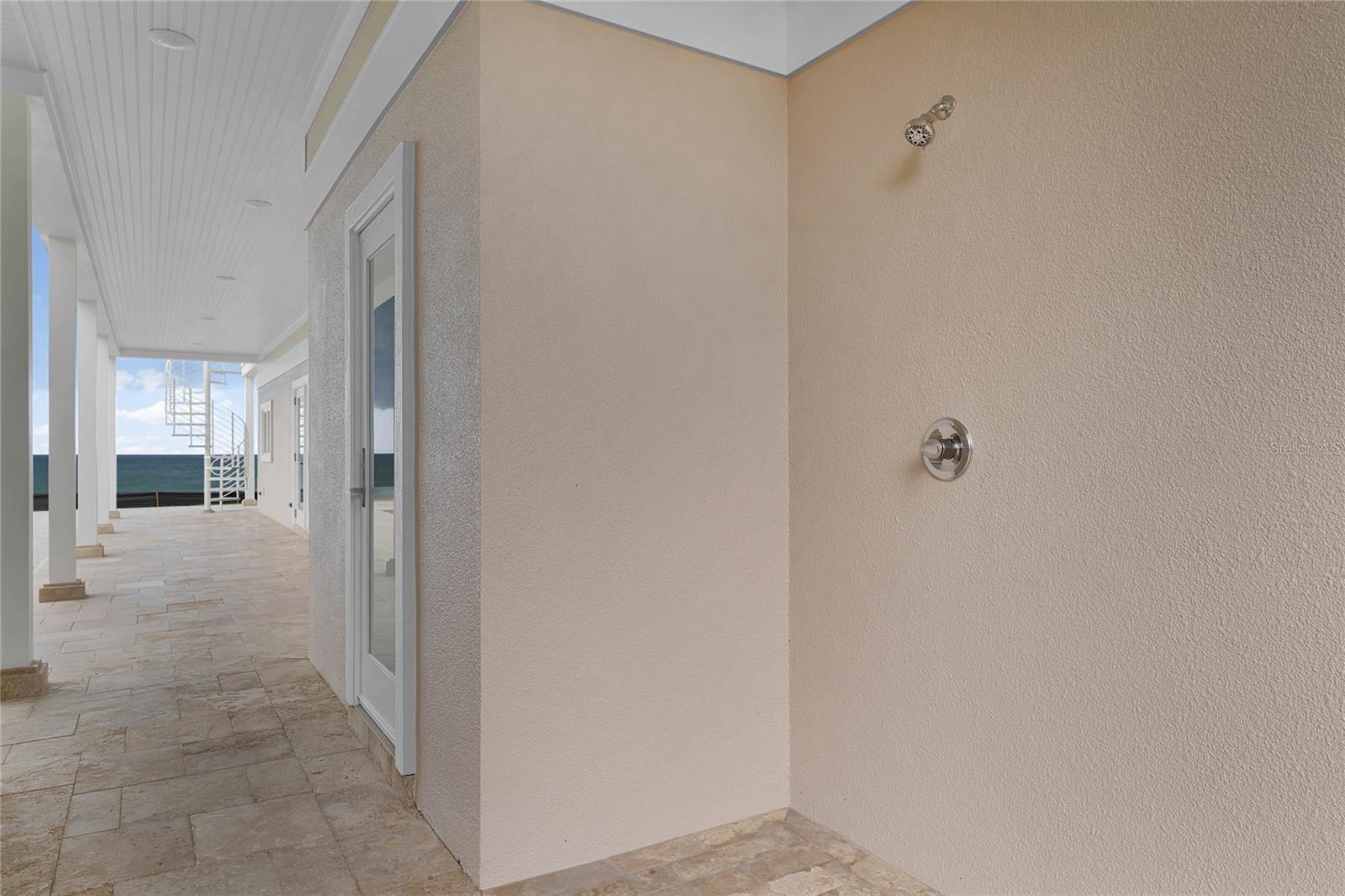 SILVER SANDS - Residential