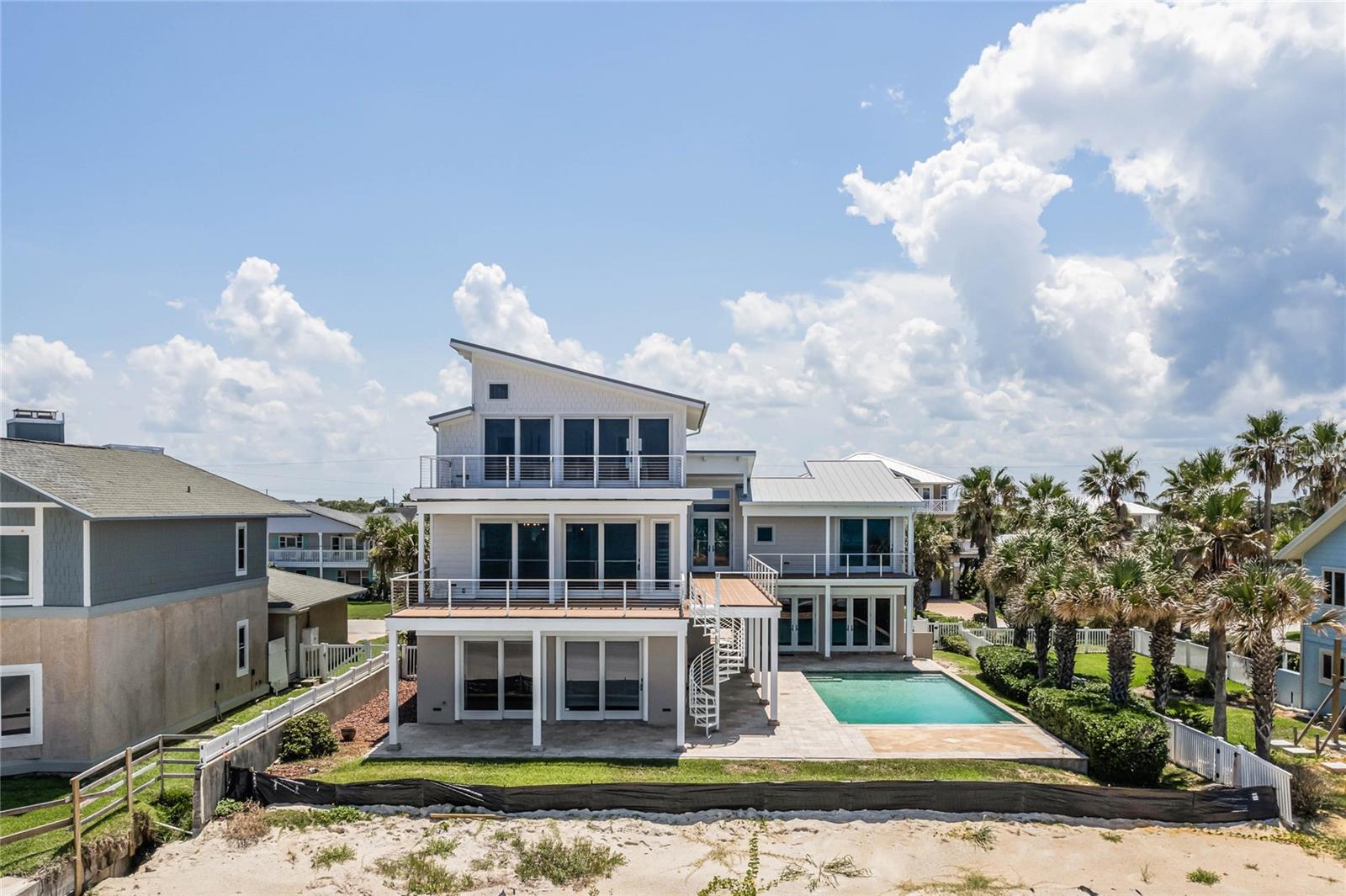 SILVER SANDS - Residential