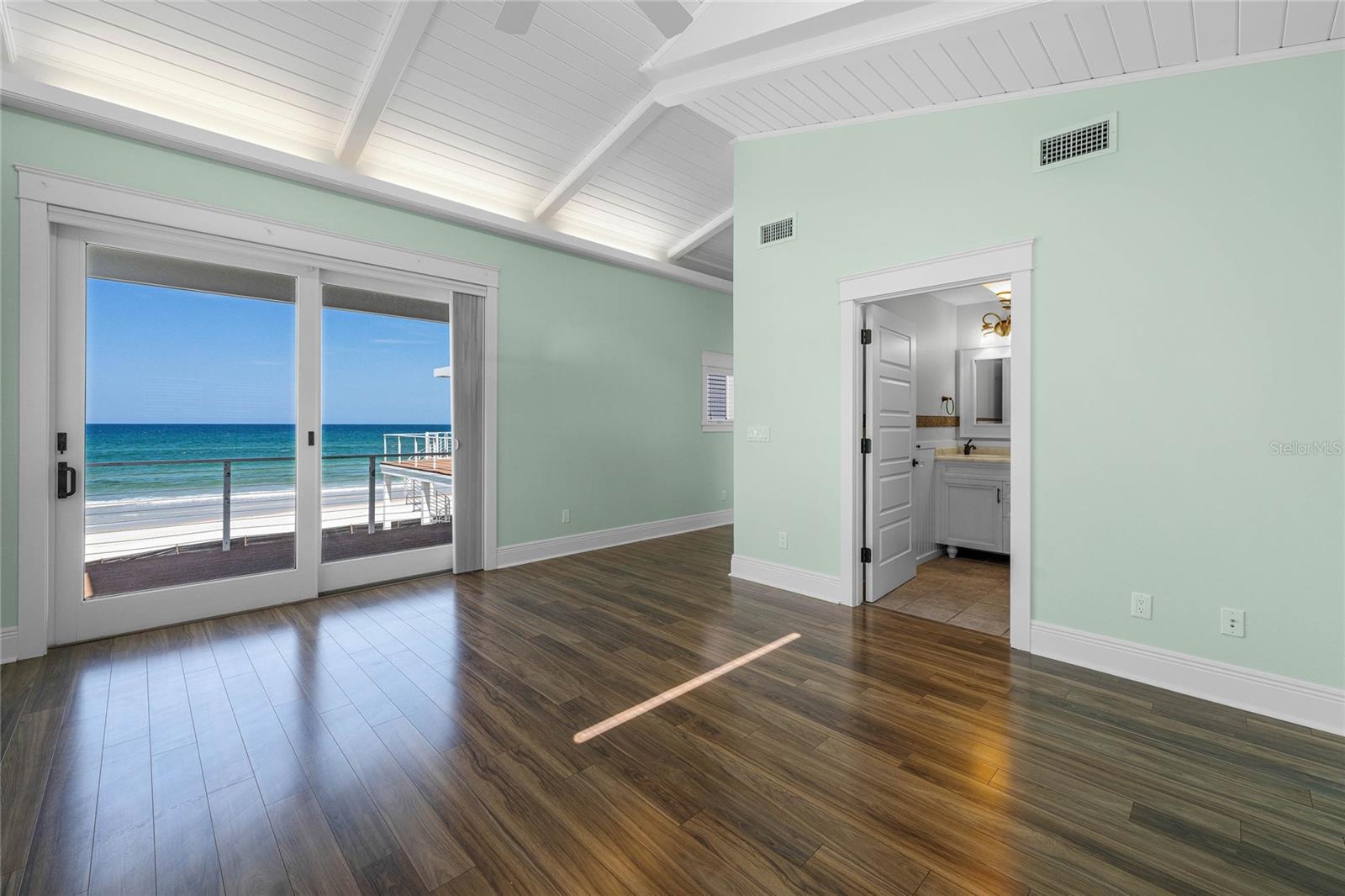 SILVER SANDS - Residential