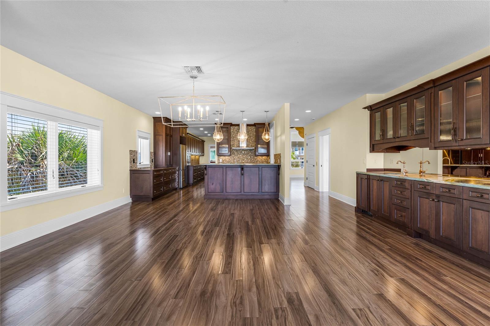 SILVER SANDS - Residential