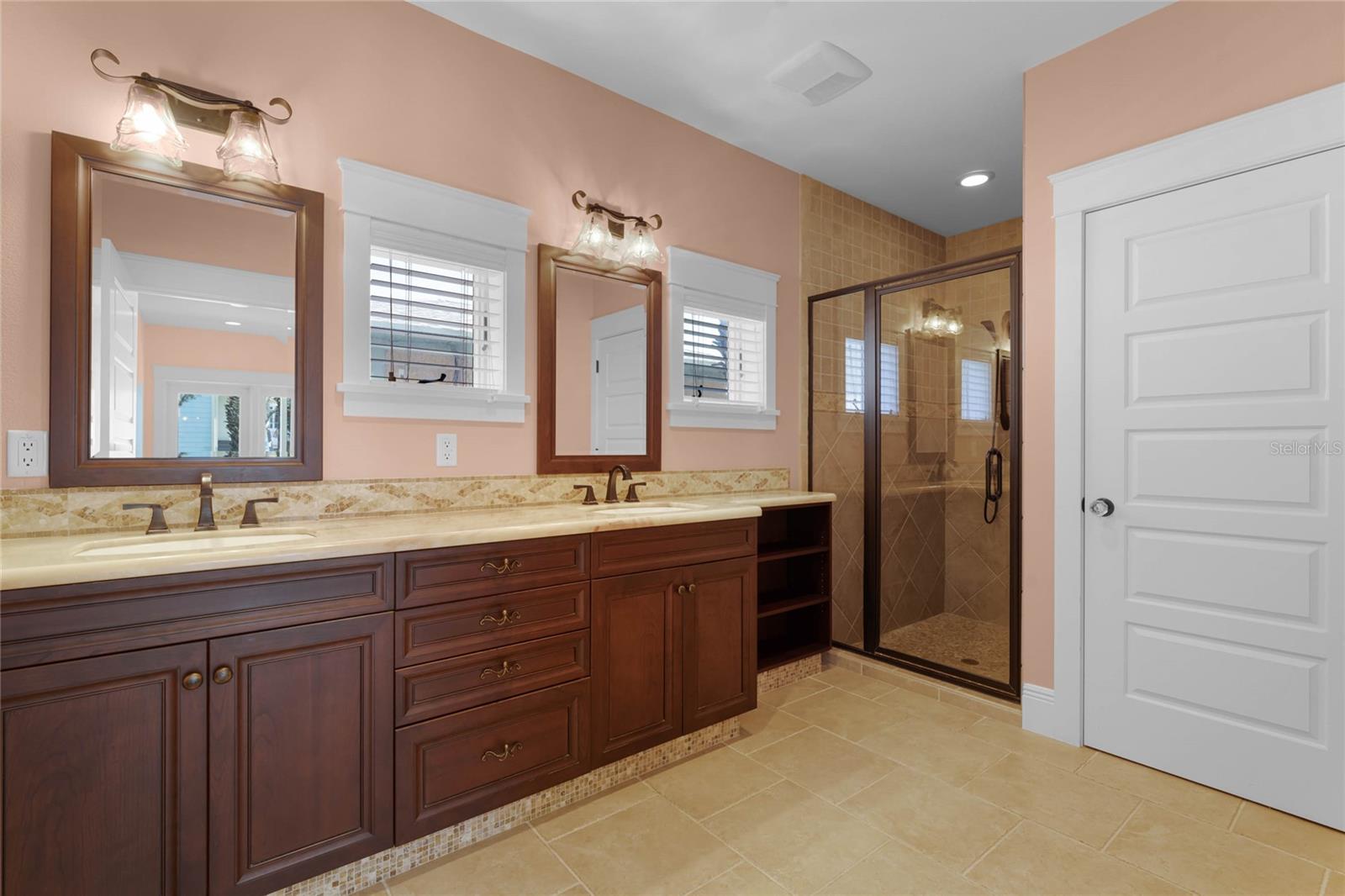 SILVER SANDS - Residential