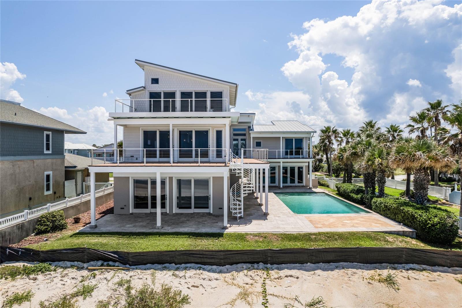 SILVER SANDS - Residential