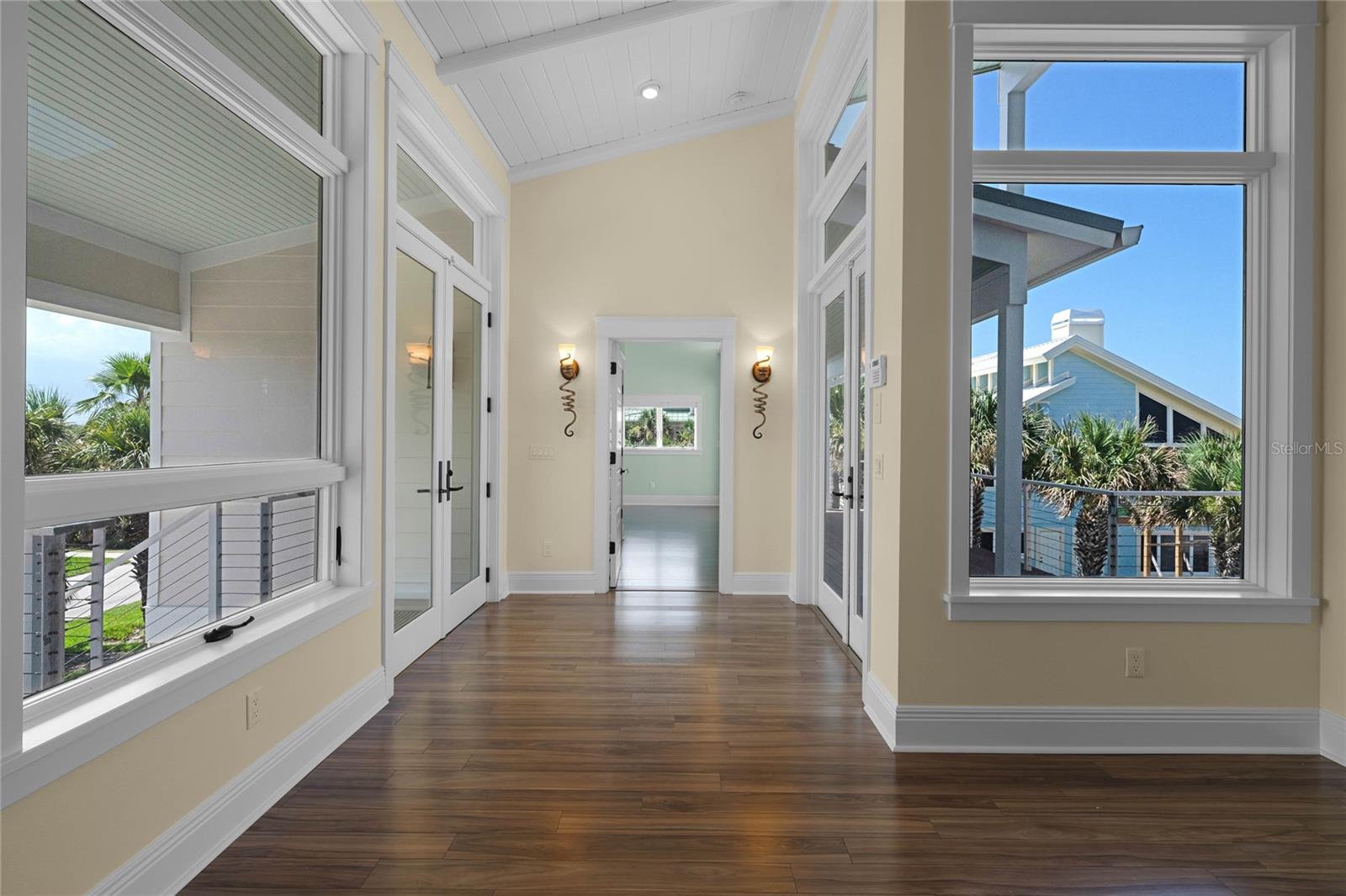 SILVER SANDS - Residential