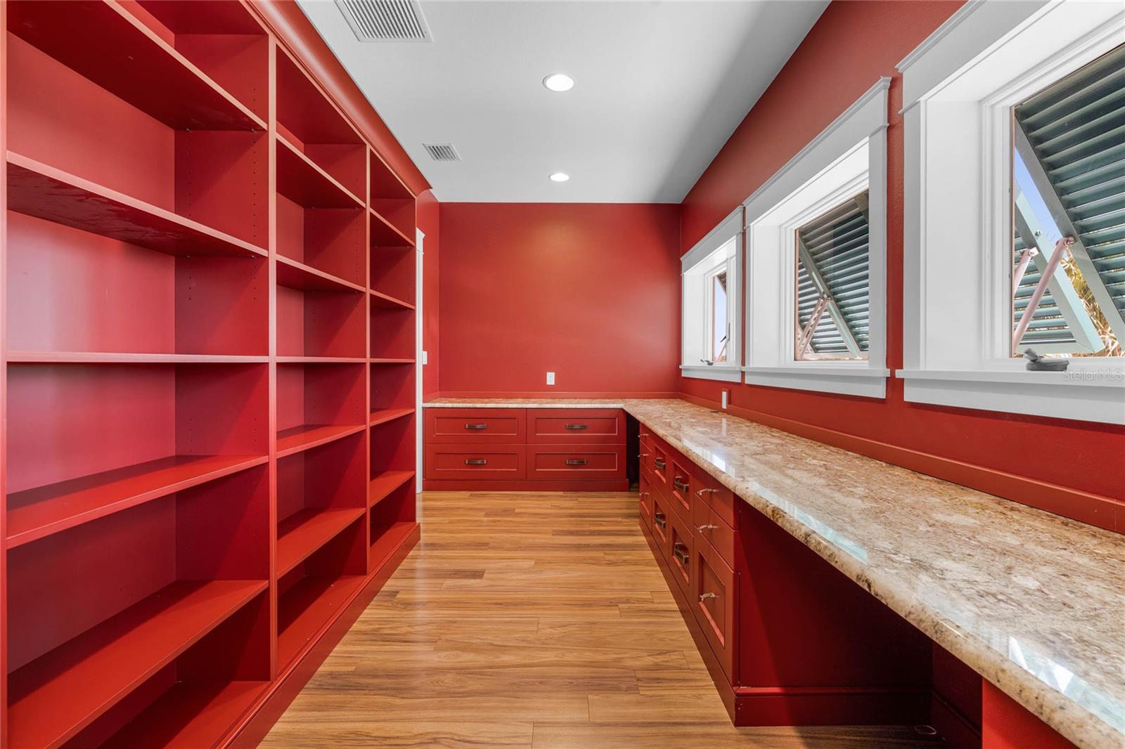 SILVER SANDS - Residential