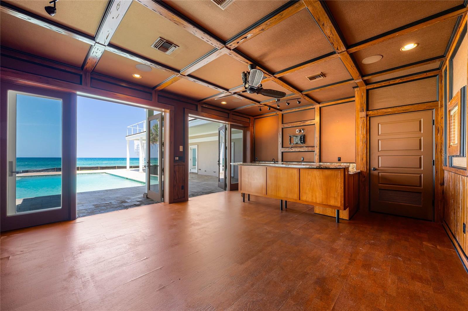 SILVER SANDS - Residential