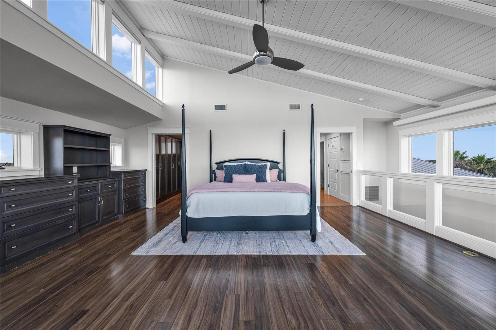 SILVER SANDS - Residential