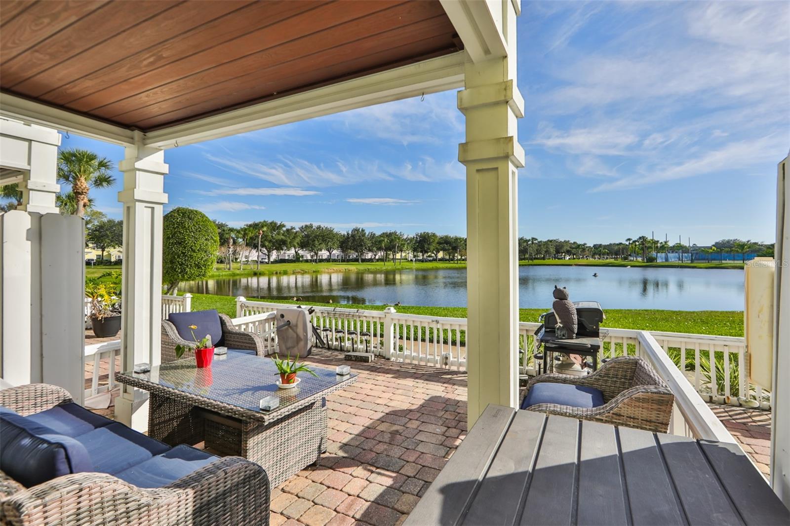 View SAINT PETERSBURG, FL 33705 condo