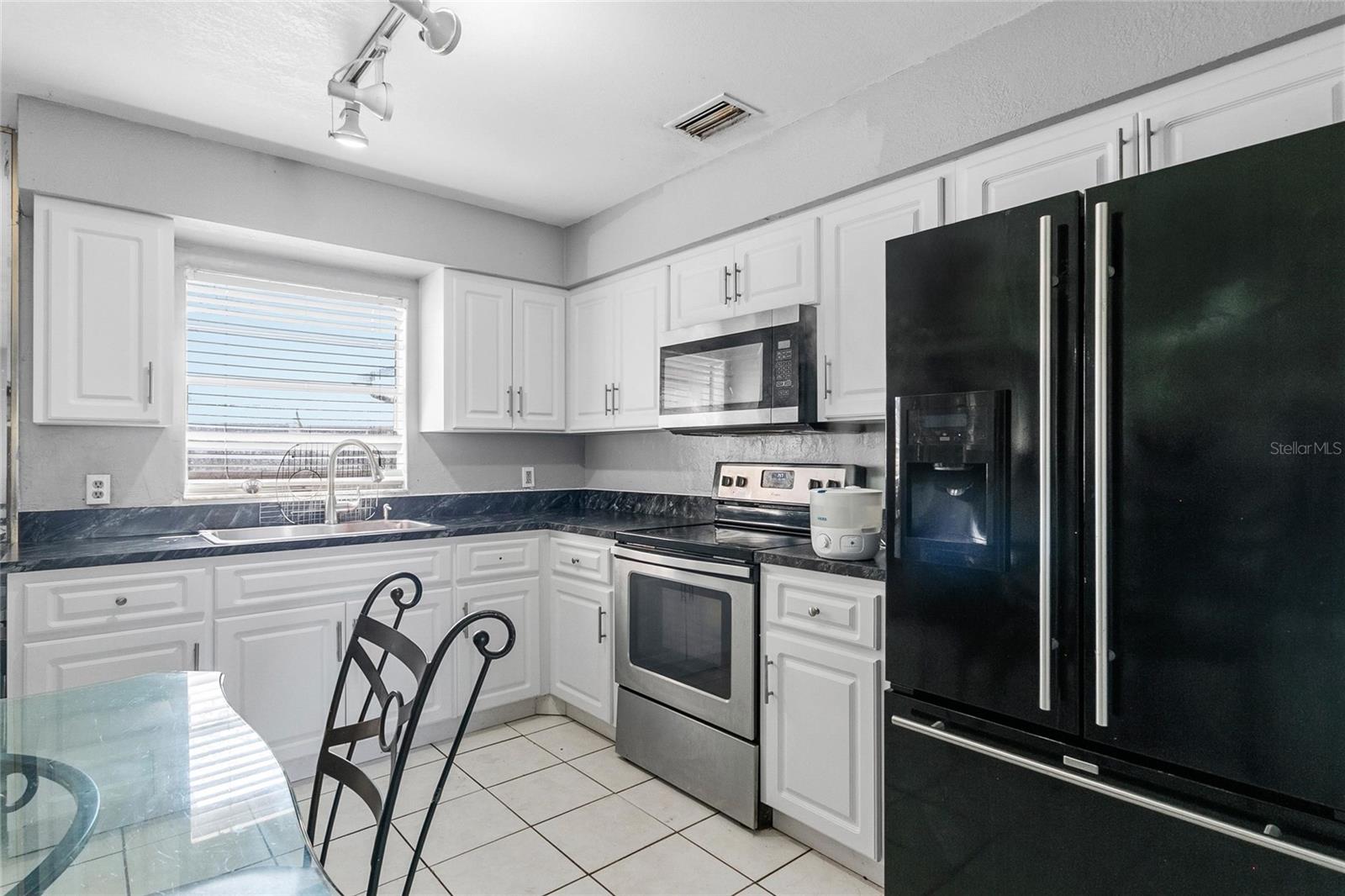 ROUND LAKE ESTATES - Residential