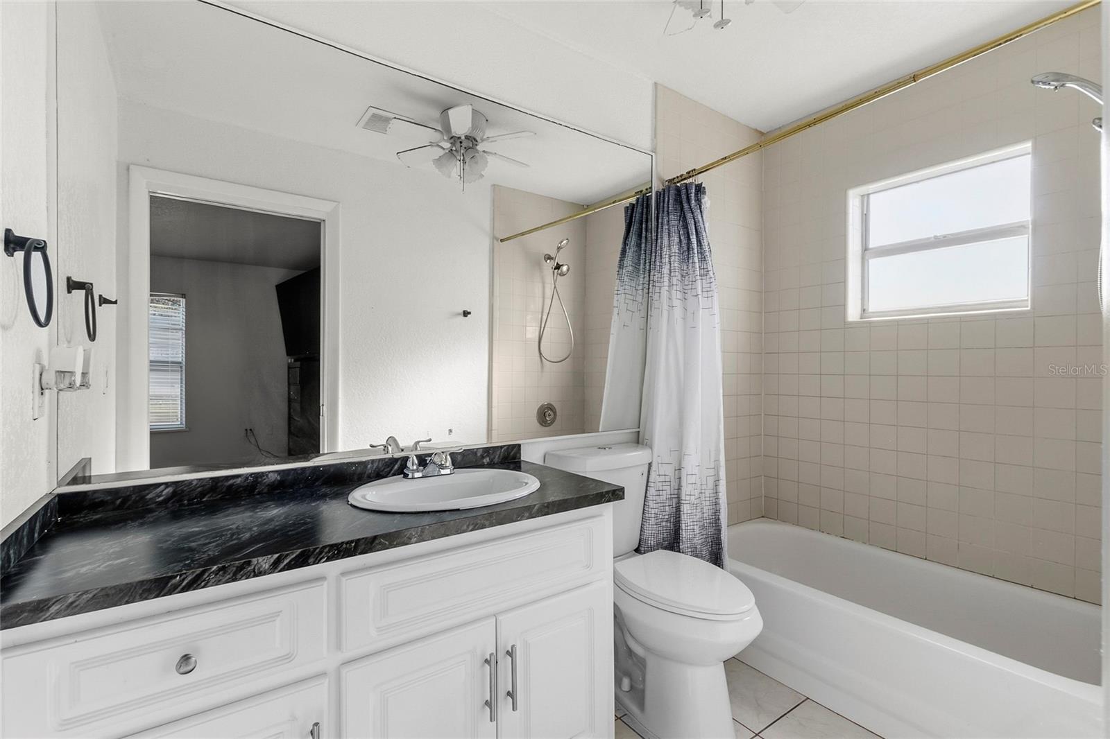 ROUND LAKE ESTATES - Residential