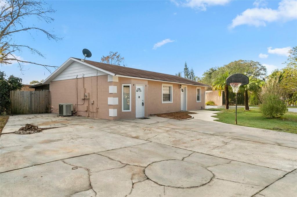 Photo of 230 Roosevelt Square, Oviedo, FL 32765 (MLS # O6378393)