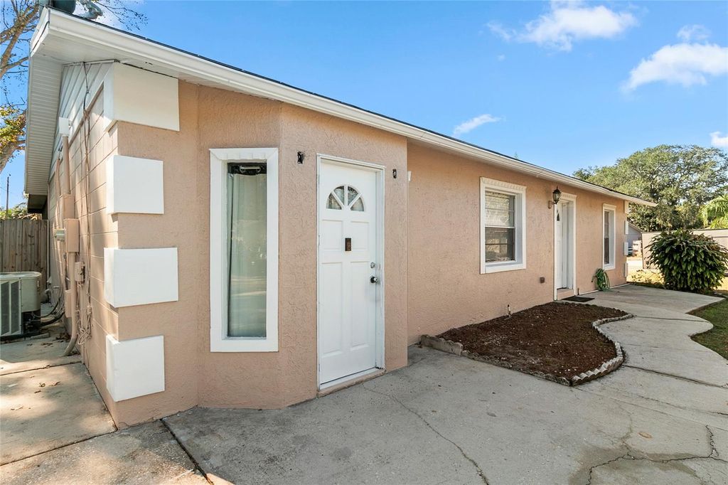 Photo of 230 Roosevelt Square, Oviedo, FL 32765 (MLS # O6378393)