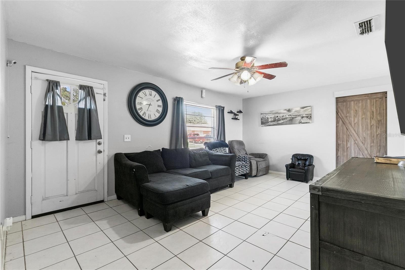 ROUND LAKE ESTATES - Residential