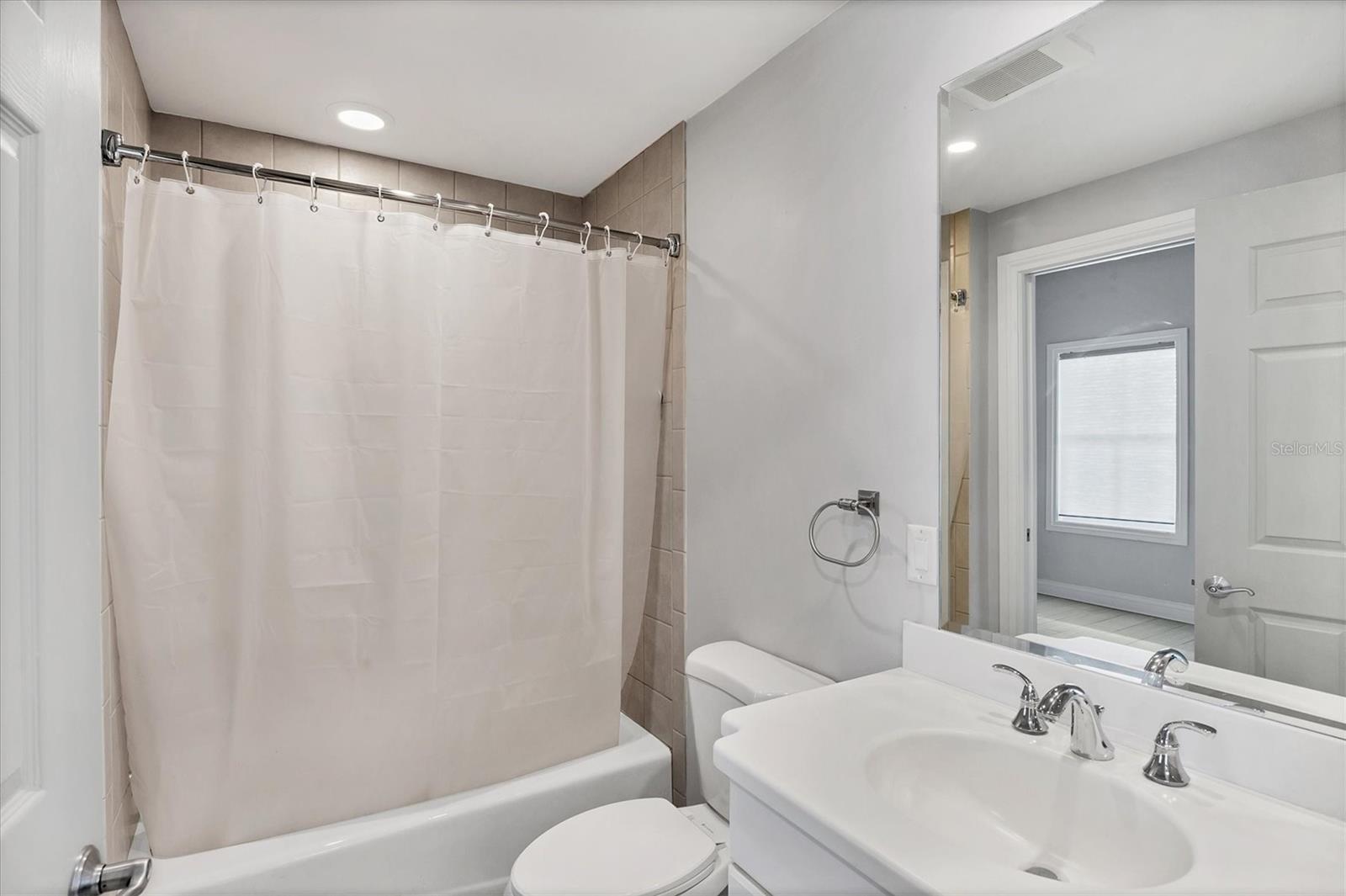 THE LOFTS ON MAIN - Residential