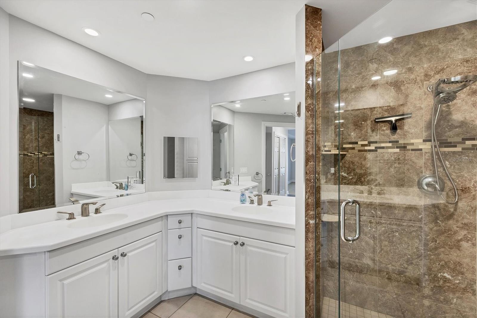 THE LOFTS ON MAIN - Residential