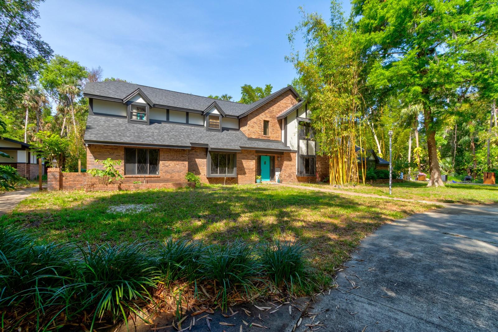 706 S TIMBERLANE DRIVE