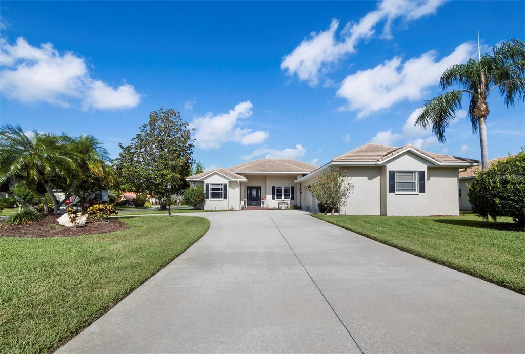 Photo of 6643 Butlers Crest Drive, Bradenton, FL 34203 (MLS # A4708950)