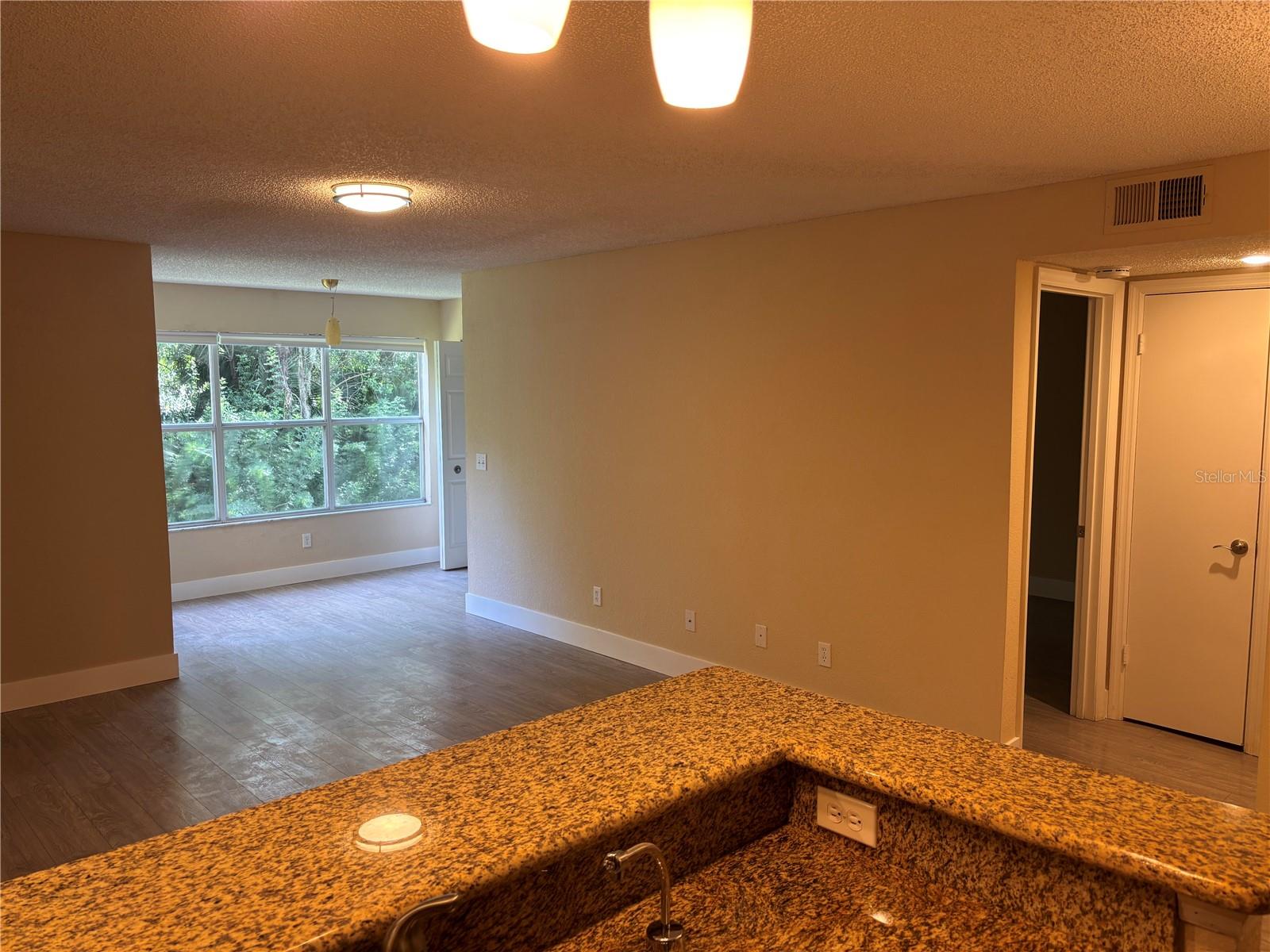 RESIDENCE/MILLENIA - Residential Lease