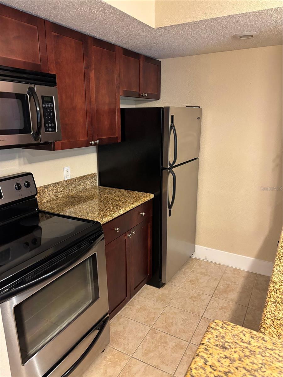 RESIDENCE/MILLENIA - Residential Lease
