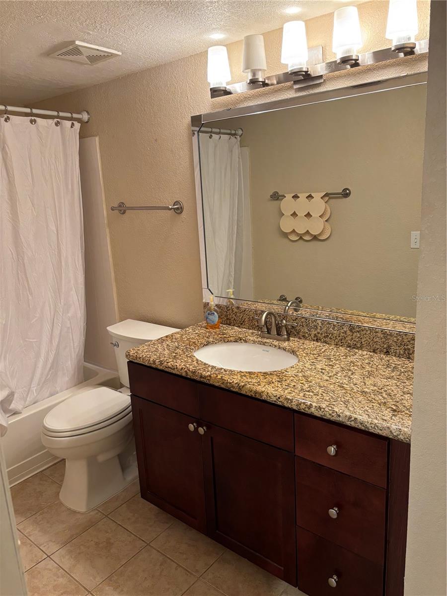RESIDENCE/MILLENIA - Residential Lease