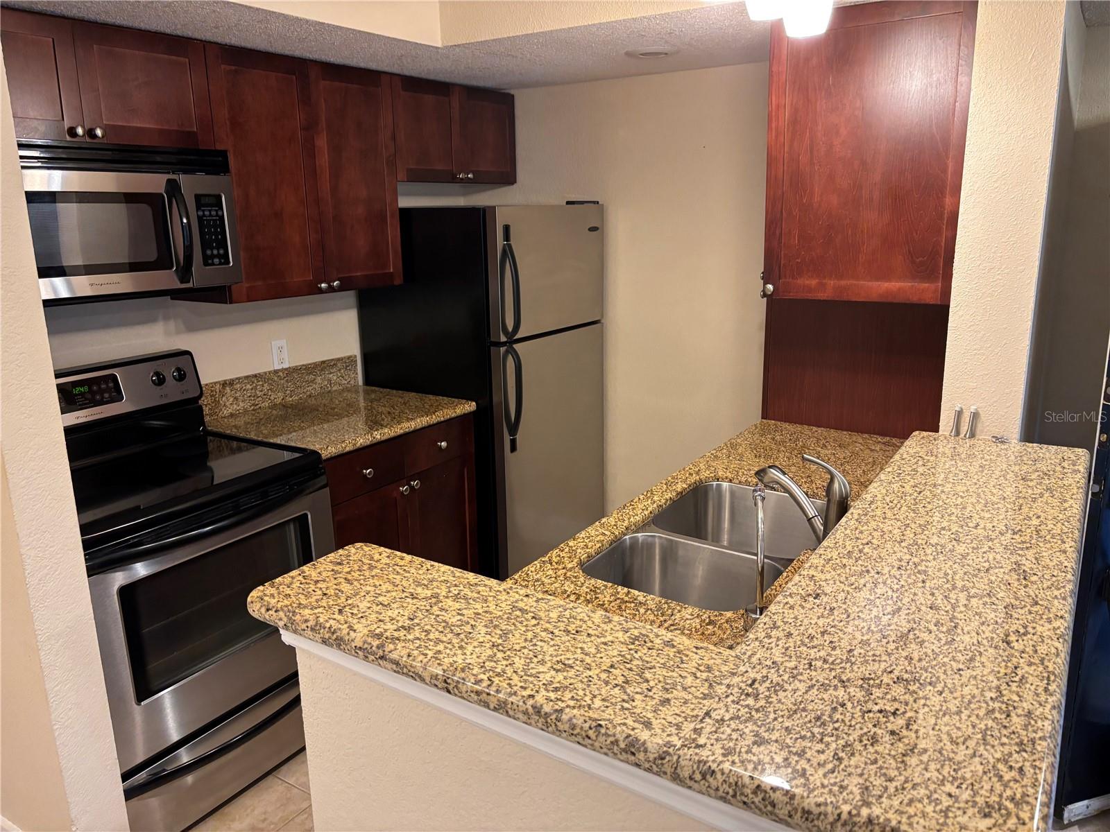 RESIDENCE/MILLENIA - Residential Lease