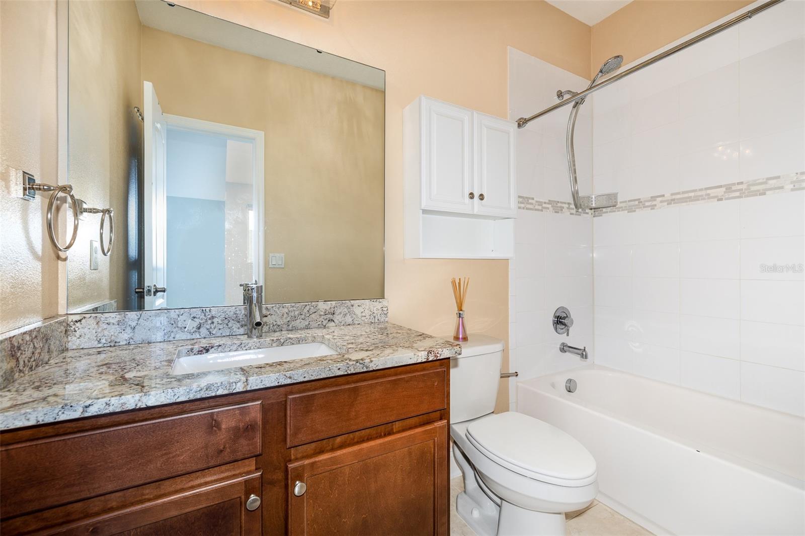 RANDAL PARK - Residential Lease