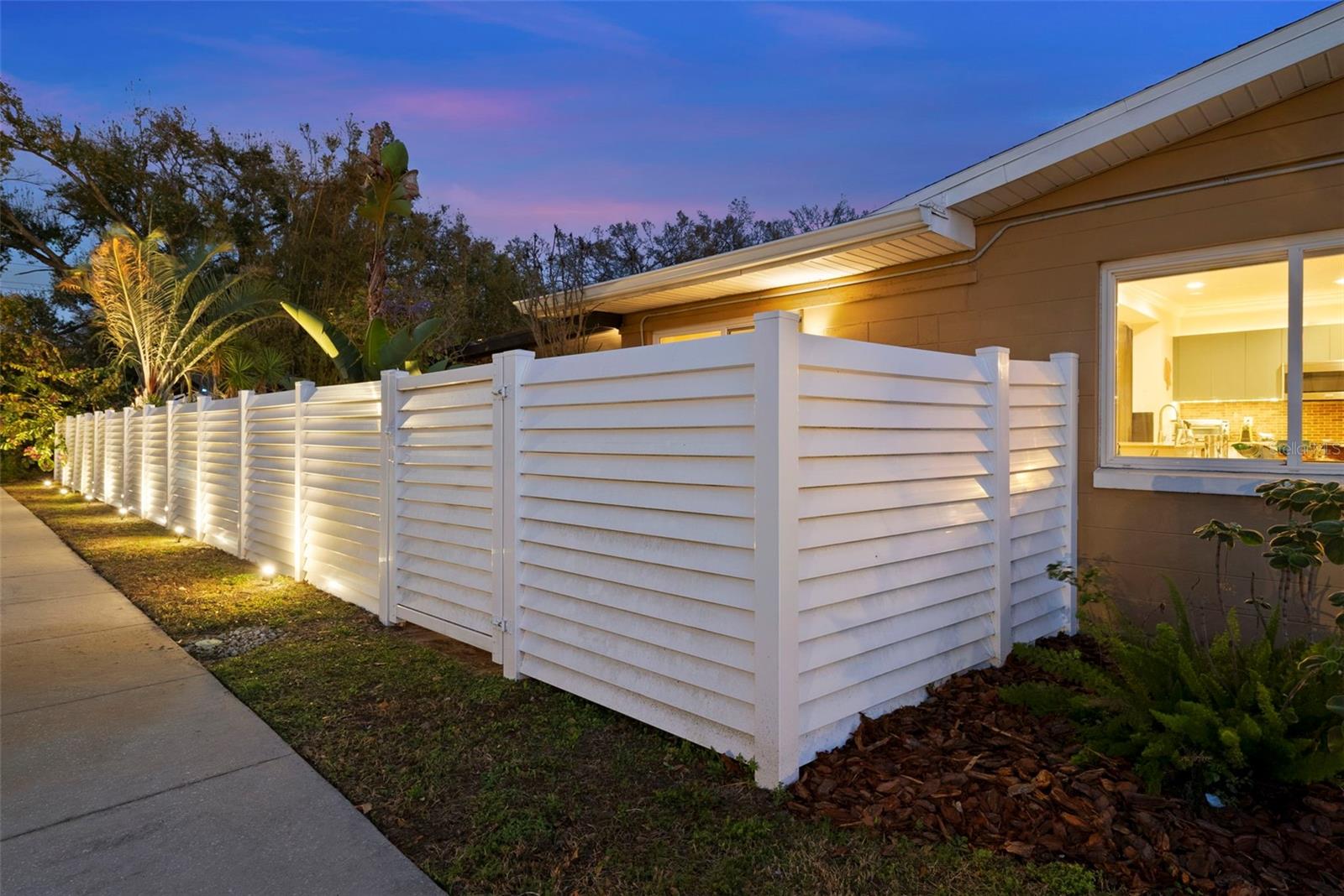 LARSEN PLACE - Residential