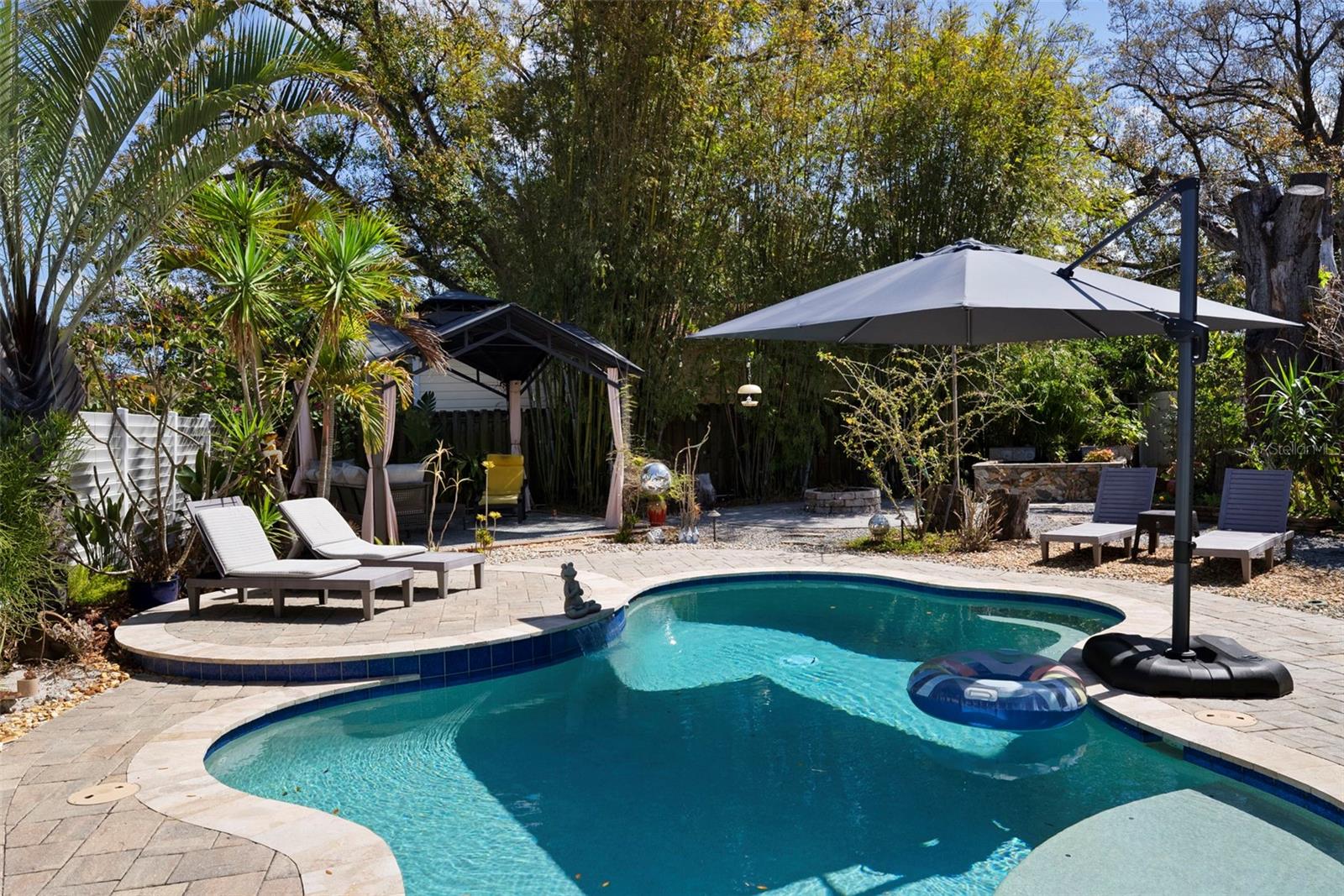 LARSEN PLACE - Residential